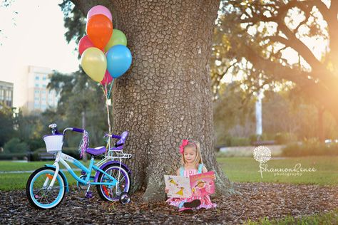 2nd Birthday Photos, Toddler Photoshoot, Princess Photo, Toddler Photography, Diy Photo Booth, Birthday Photography, I Am Loving, Foto Poses, Birthday Pictures