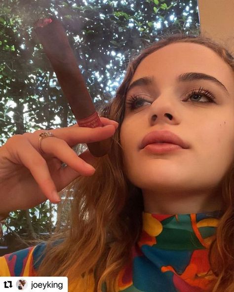 Kissing Booth, Joey King, Jenna Ortega, American Actress, Carnival Face Paint, Nose Ring, Take That, Velvet, Instagram Photos