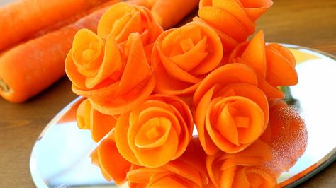 vegetable garnish - carrot - fine dining plating Vegetable Garnish, Flower Shaped Food, Garnishing Ideas, Carrot Cake Decoration, Garnish Ideas, Spooky Halloween Food, Carrot Flowers, Fruit And Vegetable Carving, Vegetable Carving