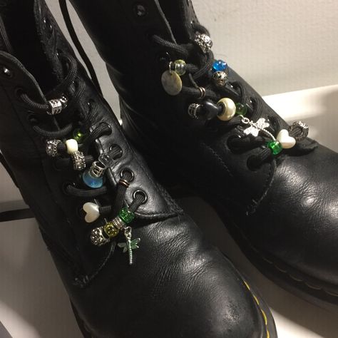 Doc Martens With Beads, Bedazzled Doc Martens, Boots With Beads On Laces, Decorate Doc Martens, Doc Martens Beads On Laces, Doc Martin Lace Ideas, Decorating Doc Martens, Doc Martens Beads, Beaded Doc Martens