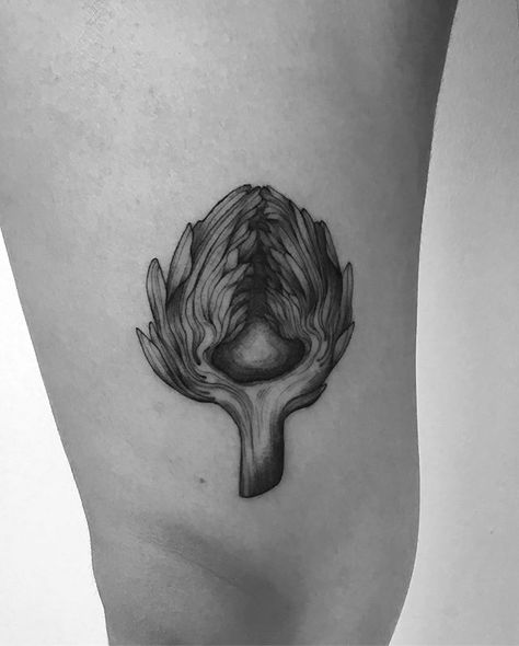 artichoke for @astrollnaut thank you for taking my flash :) Artichoke Flower Tattoo, Artichoke Tattoo, Artichoke Flower, Fruit Tattoo, Food Tattoos, Family Tattoos, Piercing Tattoo, Tattoo Idea, Minimalist Tattoo