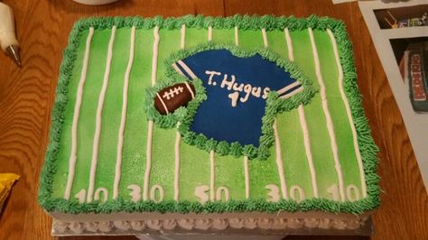 Hugus Baby Shower Football Sheet Cake, Football Cakes For Boys, Football Field Cake, Football Cake Design, Sheet Cake Ideas, Football Birthday Cake, Sheet Cake Designs, Football Cookies, Birthday Sheet Cakes