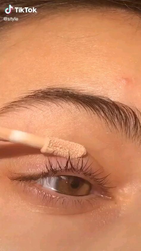 Makeup Looks Natural Eye Shadow, Natural Make Up Looks For Brown Eyes Tutorials, Make Up Tutorial Natural Videos, Natural Makeup Looks Without Eyeliner, Simple No Makeup Makeup Look, Easy Simple Eyeshadow Natural Looks, Plain Makeup Natural, Cool Simple Eye Makeup, Easy Party Makeup Looks