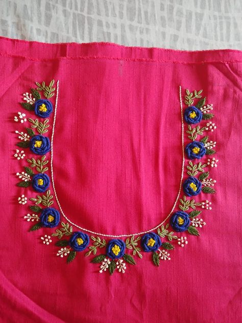 Simple Embroidery Designs Blouse Thread Work Kurti, New Hand Work Designs Blouse, Simple Thread Work Designs, Simple Thread Embroidery Blouse Designs, Blouse Hand Embroidery Designs, Front Neck Embroidery Designs Kurti, Embroidery Hand Work Design, Only Thread Work Blouse Designs, Simple Hand Embroidery Designs For Kurti Neck