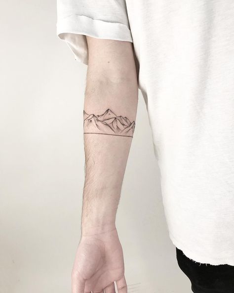 Dima 🖤 Tattooer on Instagram: “#tattooartis #the_verge_tattoo #tattoodesigns #tattoostyle  #tattoo2me #tattoostudio  #tattoodo #tattooist #tattooidea #tattoowork #tat…” Mountain Arm Band Tattoo For Women, Mountain Tattoo Around Arm, Pct Tattoo, Tattoo Montagne, Mountains Tattoo Design, Tattoo Mountains, Moutain Tattoos, Half Arm Sleeve Tattoo, Sarah Tattoo