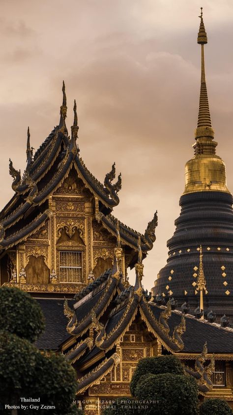 Southeast Asian Aesthetic, Southeast Asian Architecture, Laos Temple, Thailand Temple, Thai Architecture, Architecture Reference, Buddhist Architecture, Temple Tattoo, Temple Thailand