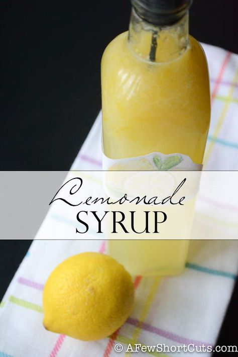 Homemade Lemonade Syrup makes the best fresh lemonade ever! Perfect for gifts, and free printable labels Lemonade Syrup, Lemon Curd Dessert, Homemade Syrup, Dessert Aux Fruits, Fresh Lemonade, Homemade Lemonade, Syrup Recipe, Sweet Sauce, Lemon Recipes