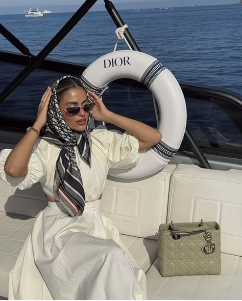 Yacht Poses Ideas, Modest Travel Outfit, Capri Aesthetic, Quotes Luxury, Boat Photoshoot, White Outfits For Women, How To Wear Scarves, Parisian Chic, Classy Women