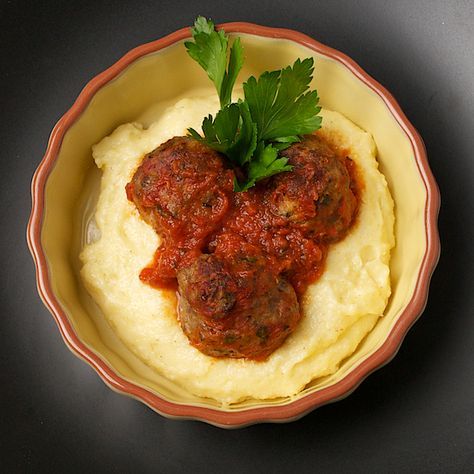 Beef Recipe Ideas, Classic Meatballs, Cheesy Polenta, Polenta Recipes, Creamy Polenta, Beef Meatballs, Beef Recipe, Gifts For Coffee Lovers, Foodie Food