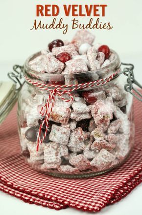 Puppy Chow Mix, Chex Muddy Buddies, Puppy Chow Christmas, Puppy Chow Chex Mix Recipe, Easy Red Velvet, Chex Mix Puppy Chow, Red Velvet Desserts, Muddy Buddies Recipe, Chocolate Peanutbutter