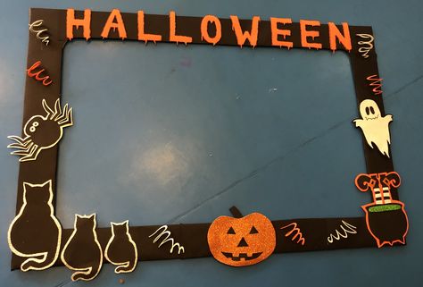 Halloween Frames Diy, Halloween Picture Frames, Halloween Maze, Halloween Frames, Photo Booth Frame, Diy Crafts For Kids Easy, Halloween 2, Halloween 2024, Block Party