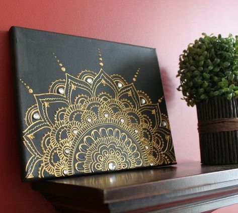 Henna Canvas, Painted Rocks Ideas, Design On Canvas, Mom Wedding Gift, Mandala Canvas, Beautiful Mandala, Mandala Art Therapy, Japanese Tattoos, Mandala Art Lesson