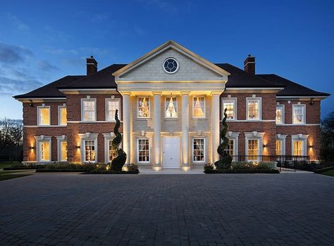 Homes of the Rich on Instagram: “Goodnight! 😍 Gated brick & stone mansion on 3 acres 🌍 London, England, UK 🏠 21,000 Square Feet 🛏 10 Bedrooms 🛁 12 Bathrooms 💰 Not For Sale…” London Mansion, Luxury Homes Exterior, Stone Mansion, Luxury Houses Mansions, Luxury Modern Homes, Reception Room, Rich Home, London Property, Luxury House Plans