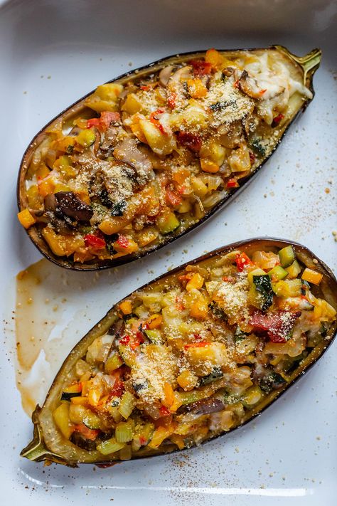 Eating Royally: Stuffed Eggplant recipe Healthy Eggplant Recipes, Feast Of Starlight, Eggplant Recipes Healthy, Healthy Eggplant, Eggplant Recipes Easy, Stuffed Eggplant, Eggplant Recipe, Eggplant Dishes, Eggplant Parmesan