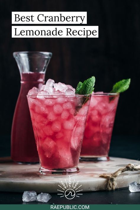 Cranberry season is upon us. These tart and tangy berries are perfect for holiday recipes. So it’s no surprise that cranberry spiced everything is all the rage this time of year. If you’re looking for a unique holiday mocktail recipe, you’ve come to the right place. This lip-puckering cranberry lemonade is refined sugar-free, and oh-so-tasty. Cranberry Juice Recipes Drinks, Cranberry Drinks Nonalcoholic, Recipes With Cranberry Juice, Cranberry Limeade, Fall Mocktail Recipe, Cranberry Juice Recipes, Cranberry Mocktail, Drinks With Cranberry Juice, Cranberry Lemonade