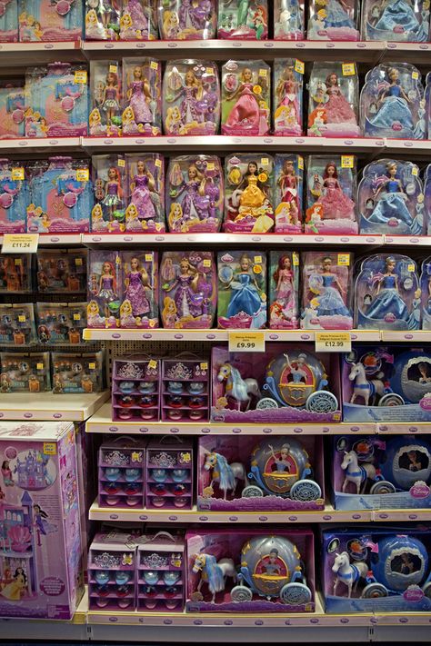 Fashion & Dolls Aisle in Smyths Toys Superstores! Toy Aisle, Disneyland Merchandise, Store Design Boutique, Black Onyx Engagement Ring, Birthday Party For Teens, 2000s Nostalgia, Popular Toys, Ap Art, New Toys