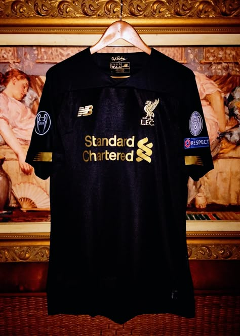 Liverpool Liverpool Football Team, Liverpool Shirt, Camisa Liverpool, Chelsea Fc Players, Drip Clothing, Football Jersey Outfit, Jersey Designs, Retro Soccer, Nike Tracksuit