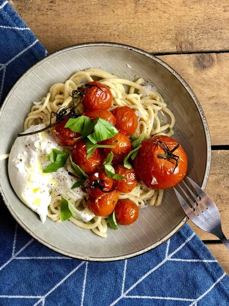 Pasta Burrata, Puglia Food, Healthy Diners, Lucky Food, Uk Recipes, Food Crush, Happy Foods, Pesto Sauce, Good Healthy Recipes