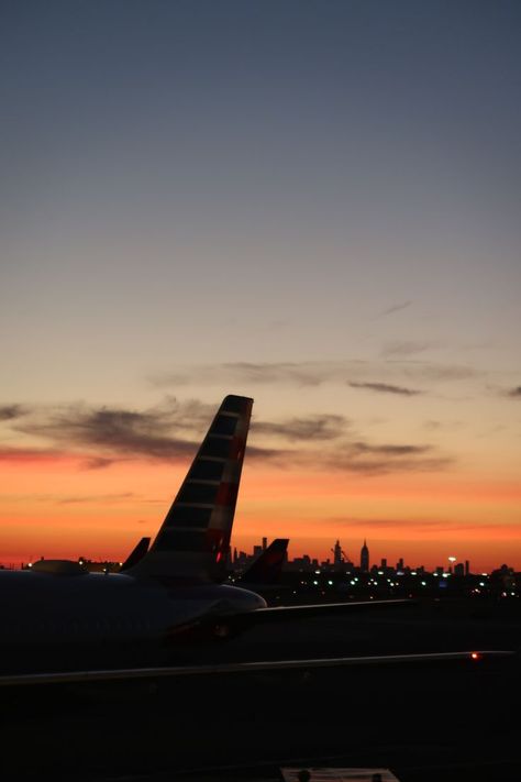 American Airlines Aesthetic, Colleen Hoover, American Airlines, Flight Attendant, Aesthetic Movies, Travel Aesthetic, Airlines, Airplane View, Sydney Opera House