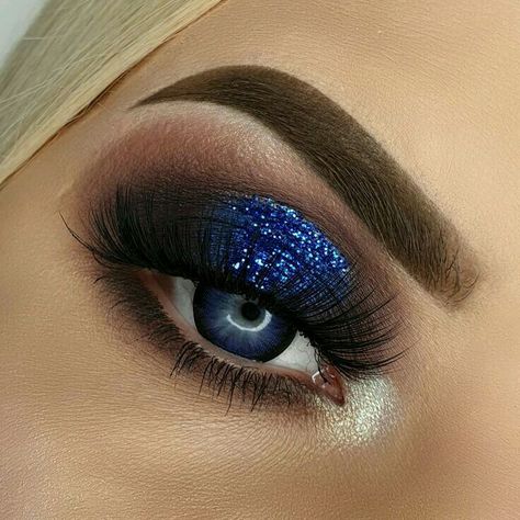 Blue Glitter Eye Makeup, Holiday Eye Makeup, Disco Makeup, Egyptian Makeup, For Eye Makeup, Shimmer Eye Makeup, Eyeshadow For Blue Eyes, Holiday Makeup Looks, Eyeshadow For Brown Eyes