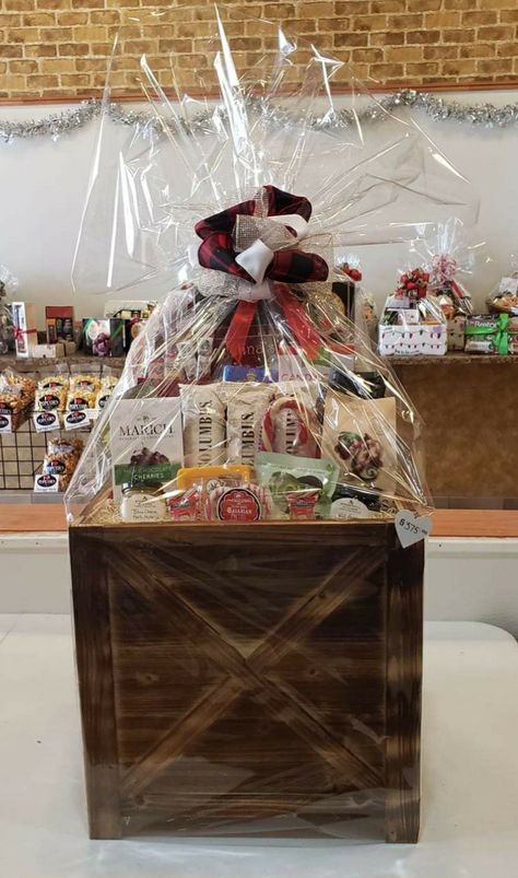 Comes with a large variety of sweet and savory snacks that will have your mouth watering! Www.ccgiftsanddesigns.com Candy Pretzels, Snack Gift Baskets, Extravagant Gifts, Gift Crates, Gourmet Snacks, Snack Gift, Meat And Cheese, Christmas Gift Baskets, Sweet And Savory