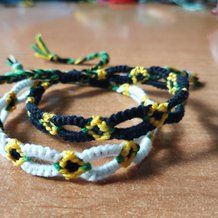 Sunshine Bracelet Pattern, Sunflower Friendship Bracelet Pattern, Handmade Yellow Flower Friendship Bracelets, Daisy Chain Bracelet Pattern, Flower-shaped Friendship Bracelets For Summer, Sunflower Alpha Bracelet, Friendship Bracelets Designs, Flower Stands, Shape Patterns