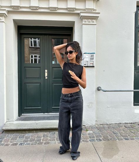 Amalie Star, How To Style Wide Leg Jeans, Style Wide Leg Jeans, Wide Leg Denim Jeans, Summer To Fall, Summer Denim, Girl A, Star Girl, Wide Leg Denim