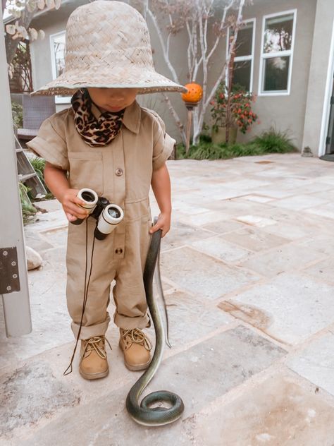 Zoo Animal Costumes Group, Zoo Keeper Outfit Women, Zoo Keeper Birthday Party, Diy Zoo Keeper Costume, Zoo Keeper Costume Women, Kids Safari Outfit, Zoo Animal Costumes Women, Zoo Keeper Outfit, Zoo Keeper Costume