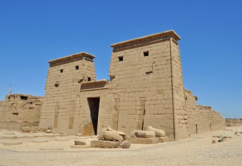 Temple Of Karnak, Egyptian Temple, Luxor Temple, Ramses Ii, Karnak Temple, Great Pyramid Of Giza, Egypt Tours, Egyptian Culture, Pyramids Of Giza