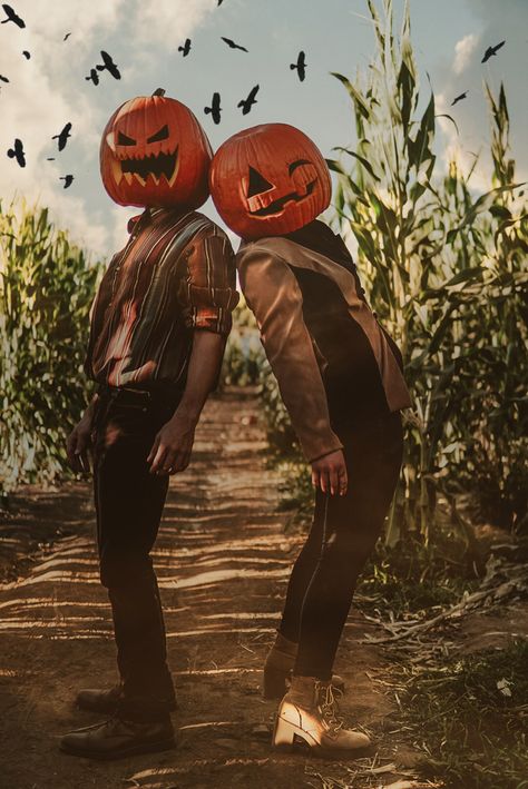 Fall Family Photos Pumpkin Head, Pumpkin On Head Picture, Pumpkin Mask Photoshoot, Pumpkin Head Photography, Pumpkin Head Photoshoot Siblings, Pumpkin Reference Photo, Pumpkin On Head Photoshoot, Pumpkin Head Pics, Pumpkin Head Poses