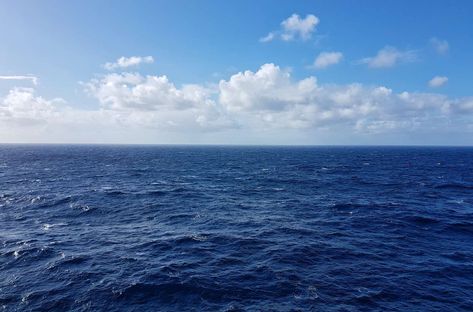 Sky And Ocean, Hayling Island, Ocean Day, Ocean Landscape, Cool Pictures Of Nature, Beautiful Bouquet Of Flowers, Row Boat, Atlantic Ocean, Famous Places