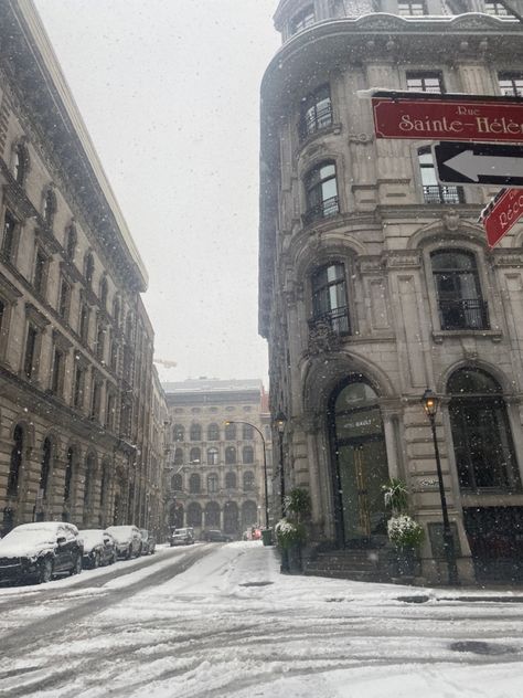 Montreal City Aesthetic, Montreal Aesthetic Winter, Winter In Montreal, 1950 Aesthetic, Montreal Aesthetic, Snow In The City, Montreal Photography, Montreal Winter, Academia Story