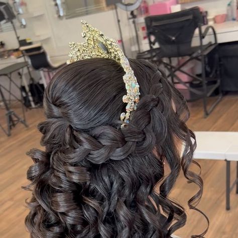 Quinceanera Hairstyles For Short Hair Half Up Half Down, Quince Hairstyles Braids, Quince Hair Half Up Half Down, Quince Half Up Half Down Hairstyles, Quince Hairstyles Half Up Half Down, Half Up Half Down Quinceanera Hairstyles, 15 Hair Quinceanera, Sweet 15 Hairstyles, Half Up Half Down Quince Hair