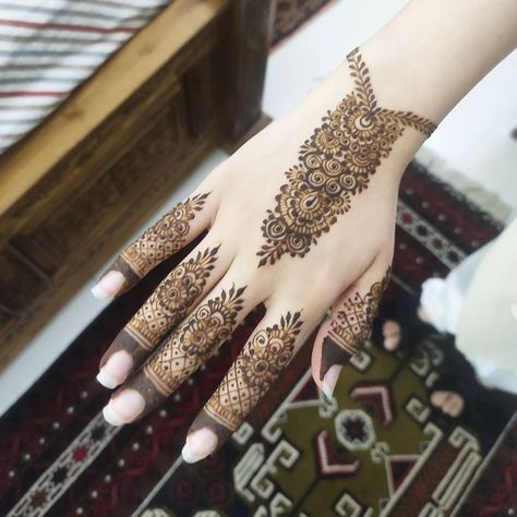 Follow @anamshennaa . . . *Hashtags* #mehndi #design #easy #henna #beautiful #gorgeous #art #Latest #mehndiart #mehndiworld #easy #hennaart #hennalove #artist #2023wedding #hennadesign #hennadesigns #hennaideas #mehndi #henna #hennaart #mehendidesign #mehendinight #tattoo #hennatattoo #dulhan #partyhenna #simplehenna #bodyart Henna Beautiful, Mehendi Night, Mehndi Design Easy, Easy Henna, Henna Designs Easy, Simple Henna, Mehndi Art, Mehendi Designs, Henna Art