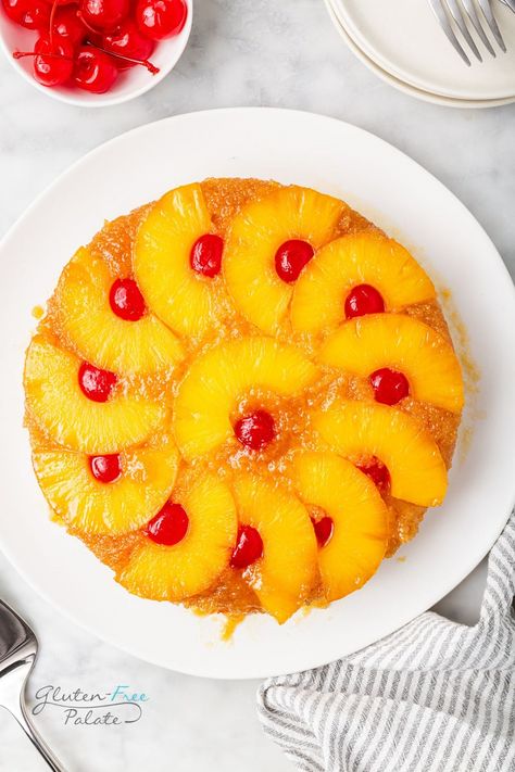 An easy to make gluten free pineapple upside down cake that is a tender, sweet dessert with a caramelized, perfectly sticky topping that is completely irresistible. Pineapple Upside Cake, Gluten Free Vanilla Cake, Gluten Free Cake Recipe, Gluten Free Gingerbread, Impressive Desserts, Gluten Free Cupcakes, Gluten Free Donuts, Gluten Free Flour Blend, Simple Dinner