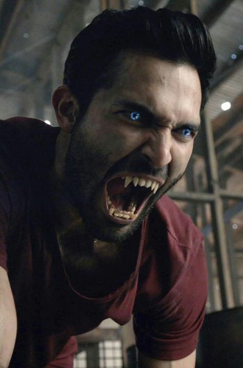 Derek Hale Pictures, Derek Hale Werewolf, Teen Wolf Eyes, ديريك هيل, Young Derek Hale, Derek Teen Wolf, Teen Wolf Werewolf, Creature Movie, Teen Wolf Fan Art