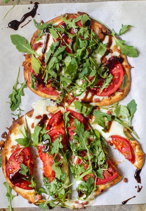 Tomato, Mozzarella & Arugula Naan Pizza with Pancetta and a delicious Balsamic glaze #pizza Nann Bread Pizza Recipes, Nan Pizza, Pizza Recipies, Health 2023, Pizza Naan, Caprese Pizza, Tortilla Recipes, Naan Pizza Recipes, Ooni Pizza