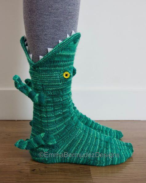 PDF KNITTING PATTERN Crikey Crocodile Socks Funky - Etsy Denmark Whimsical Knitting, Crocodile Socks, Shark Socks, Personalised Socks, Animal Socks, Sock Lovers, Socks Funny, Funky Socks, Sock Knitting Patterns