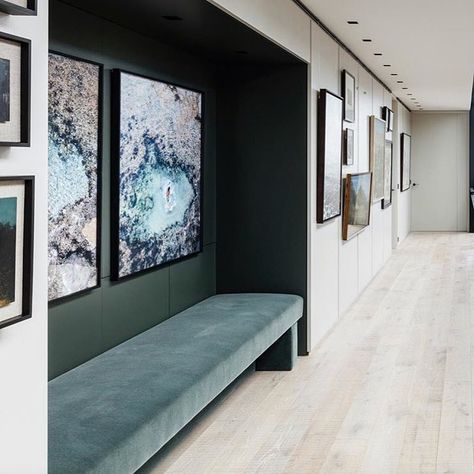 La Maison Pierre Frey on Instagram: ““Teddy” mohair velvet in a great decor by @studioashby in London ! #love #mohair #interiordesign #homedecor” Sophie Ashby, Studio Ashby, Study Interior Design, Booth Seating, Built In Seating, Iconic Furniture, Built In Bench, Pierre Frey, Public Spaces