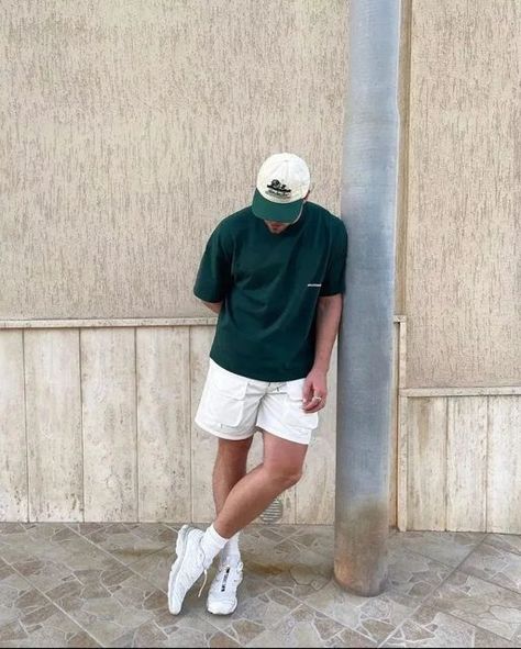 Outfit Cowo, Singapore Outfit, Outfit Cowok, White Shorts Outfit, Guys Fashion Casual, Mens Shorts Outfits, Style Masculin, Mens Casual Outfits Summer, Outfits Hombre