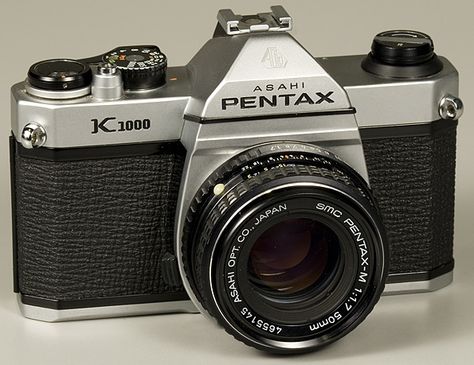 The 14 Most Influential Cameras of All Time Photo Thoughts, Pentax K1000, Photography Blogs, Vintage Foto, Camera Collection, Pentax Camera, Compact Digital Camera, Old Cameras, Classic Camera