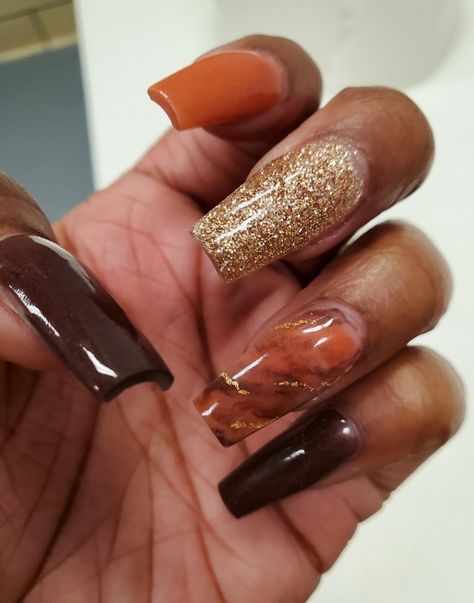 October Orange Nails, Brown And Orange Fall Nails, Fall Nails Brown And Orange, Brown And Orange Nails Design, Orange And Brown Fall Nails, Dark Fall Nails Acrylic, Birthday Nails Brown, Fall Autumn Nail Designs, Brown Fall Nails Acrylic