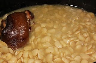 Lima Beans In Crockpot, Southern Lima Beans, Lima Beans And Ham, Beans Recipe Crockpot, Lima Bean Recipes, Butter Beans Recipe, Beans In Crockpot, Southern Side Dishes, Crockpot Ham