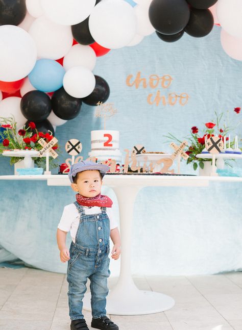 Choo Choo Turning Two, Train Birthday Balloon Garland, Train Birthday Party Outfit Mom, Thomas The Train Second Birthday Party, Train Theme Photo Shoot, Choo Choo Im 2 Birthday Party, All Aboard Birthday Party, Train Birthday Party Two Year Old, Choo Choo I’m Two