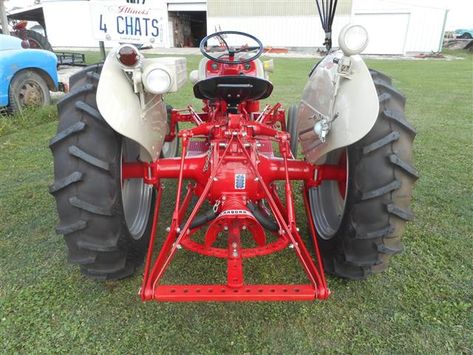 Ford 8n Tractor, Mini Chopper Motorcycle, 8n Ford Tractor, Tractor Lights, Ford 8n, Tractor Idea, Lawn Mower Tractor, Mini Chopper, Ford Tractor