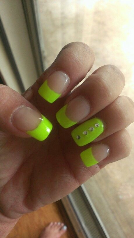 My neon tips w/jewels Green French Tip Nail Designs, Neon Green And Black French Tip Nails, Neon Green Short Acrylic Nails, Neon Green French Tip, Neon Green Gel Nails Short, French Tip Neon Green, Flower Pedicure Designs, Green Toe Nails, Birthday Nail Designs