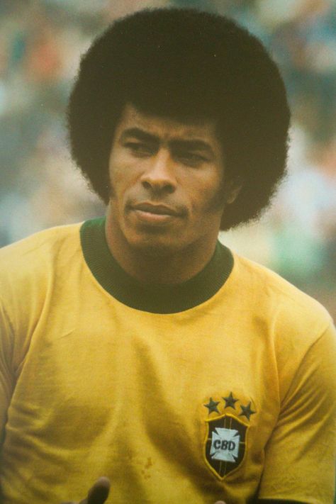 Jairzinho Wallpaper, Brazilian Soccer Players, Football Brazil, Brazil Team, Brazil Football Team, Soccer Legends, Motorcycle Aesthetic, Best Football Players, Football Uniforms