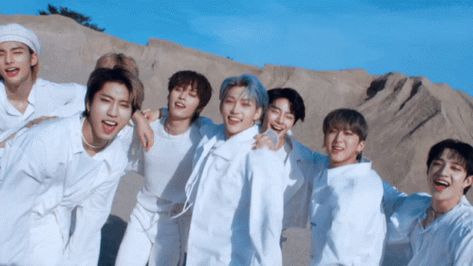 Stray Kids Gif, Google Gif, Iu Gif, Kids Banner, Kids Mood, Song Lyric Quotes, Banner Gif, Kids Groups, Band Pictures