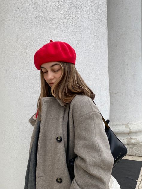 Beret Aesthetic, Red Beret, Aesthetic Photoshoot, Style Me, Winter Hats, Hats, Red, Hair