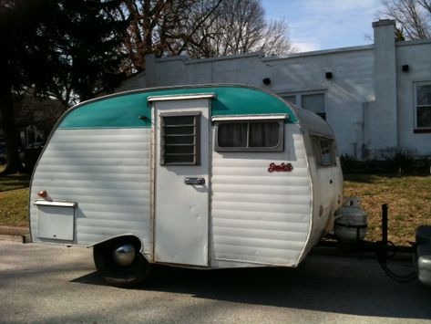 Our 1964 Serro Scotty Sportsman totally RetroRoadmap worthy! Vintage Mobile Home, Caravan Restoration, Scotty Camper, Canned Ham Camper, Tiny Campers, Serro Scotty, Vintage Camper Interior, Tin Can Tourist, Used Travel Trailers